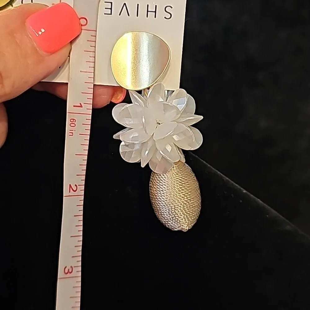 Shiver and Duke Earrings. NWOT - Picture 7 of 7